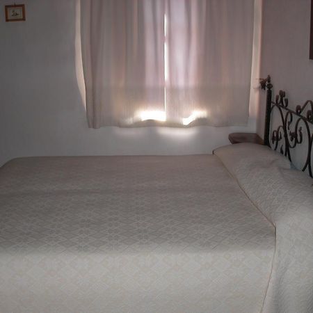 Locanda La Rosa Pauli Arbarei Bagian luar foto