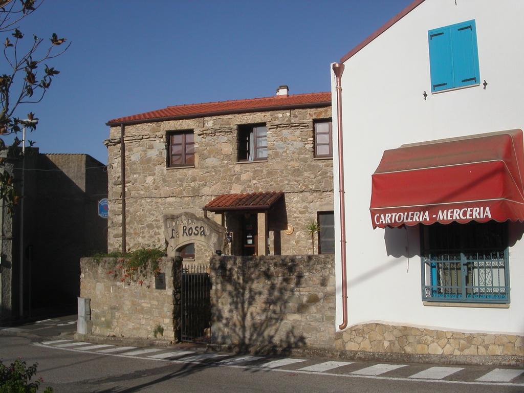 Locanda La Rosa Pauli Arbarei Bagian luar foto