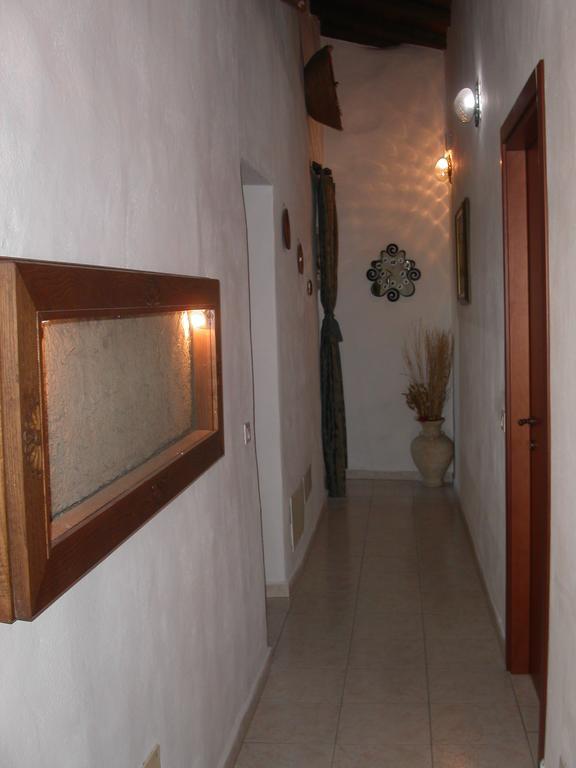 Locanda La Rosa Pauli Arbarei Bagian luar foto
